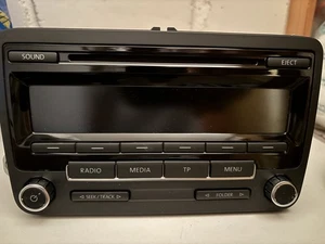 VW Tiguan Autoradio RCD310 Radio CD Player Audio 5M0035186J - Bild 1 von 5