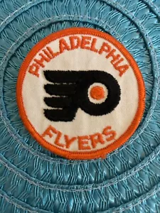 PHILADELPHIA FLYERS NHL HOCKEY VINTAGE ANNI 70 3" ARANCIONE TOPPA SQUADRA MAI USATA - Foto 1 di 3