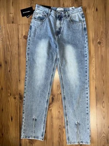 Pretty little thing jeans Men’s Size 42 Split Hem Straight Denim Light Wash NWT - Picture 1 of 8