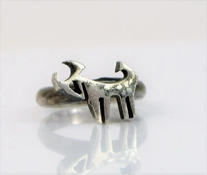 VTG BEAUTIFUL NATIVE AMERICAN STERLING SILVER BULL SIGNET TRIBAL RING SZ 4 - Picture 1 of 1