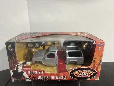 Monster Garage 1994 Chevrolet Suburban Kit NEW - Image 1 of 4