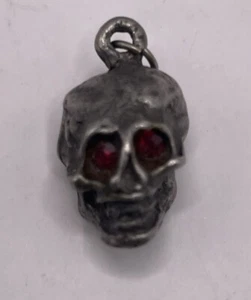 Sterling Silver Skull Head W/Red Stones Puffy Pendant (9.65gr) - Picture 1 of 3