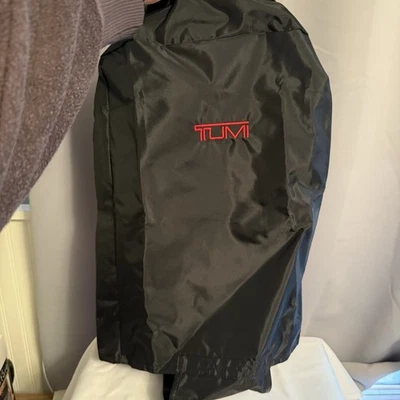 TUMI 19 度铝制 20 英寸行李箱盖旅行黑色尼龙防尘袋全新 95 美元 — 第 1/4 张图片