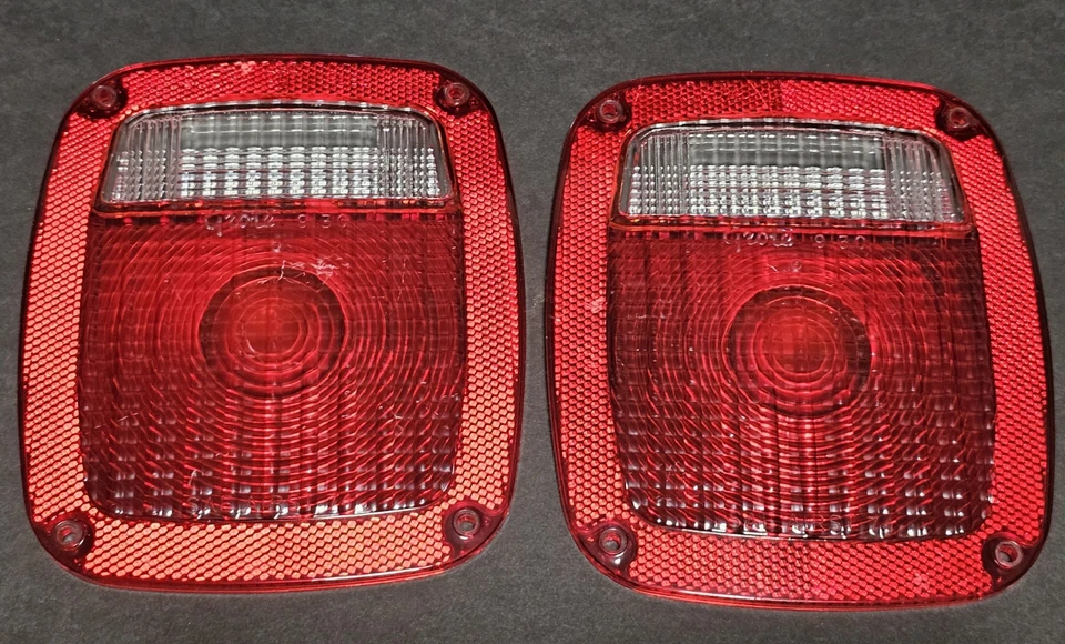 Lente/lâmpadas/parafusos de substituição para lanterna traseira de caminhão universal Grote 9130  - Imagem 1 de 4