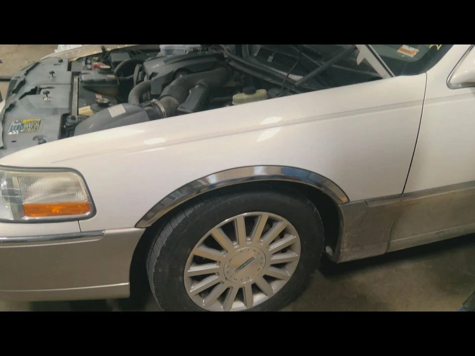 (LOCAL PICKUP ONLY) Driver Left Fender Fits 03-11 LINCOLN & TOWN CAR 724963 - Image 1 of 1