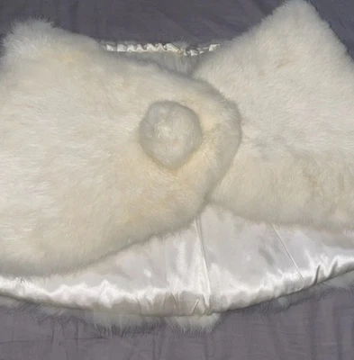 Estola de piel de conejo blanca de colección forrada cierre de gancho envoltura para el hombro talla única de colección Foto 1 de 4