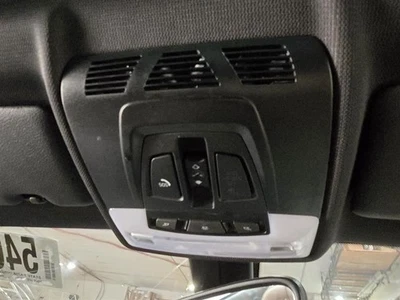 M235I     2016 Console Front 594708 - Image 1 of 4