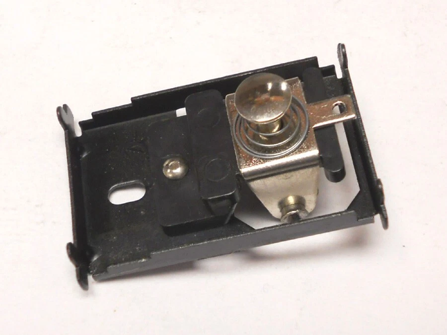 482-3 Lionel Base Plate & Roller Assembly - Image 1 of 1