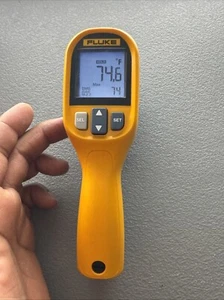 FLUKE Radiation Infrared Thermometer FLUKE 59 MAX + IR THERMOMETER - Picture 1 of 6