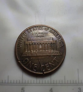 1976 d lincoln penny error On REVERSE - Picture 1 of 9