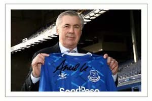 CARLO ANCELOTTI Firmato Autografo FOTO Firma Stampa Regalo EVERTON Calcio - Foto 1 di 1