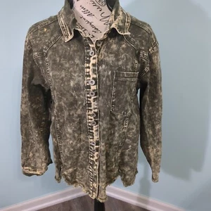 Giacca Shacket leggera lavata con acido denim media - Foto 1 di 6