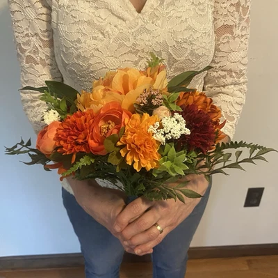 Hermoso ramo de boda nupcial económico hecho a mano flores sintéticas naranja amarillo rojo Foto 1 de 4