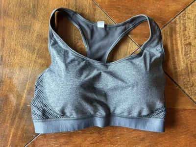 Uniqlo Gray Seamless Sports Bra With Racerback, Size M - Image 1 of 4