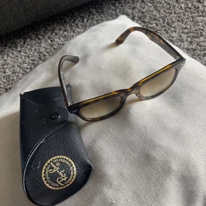 Auténticas gafas de sol Ray-Ban Wayfarer Ease RB4340 - marrón brillante - hechas en Italia - Imagen 1 de 13