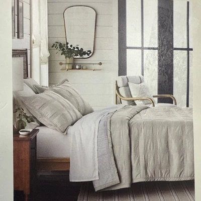 Edredón cosido en rejilla completa/queen topo/verde/crema - hogar y mano con magnolia Foto 1 de 4