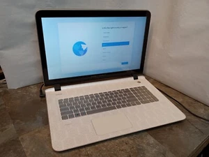HP Pavilion 17-g217cy 17.3" Touchscreen AMD A8 16GB 128GB SSD Win11 -READ -RR - Zdjęcie 1 z 8
