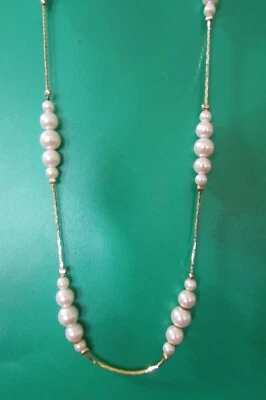 VINTAGE 30" goltone chain with graduated size faux pearl beads - Image 1 of 3