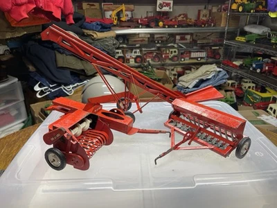 Vintage Tru Scale Farm Equipment - image 1 of 4