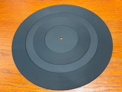 Piezas de tocadiscos Technics - Alfombrilla de goma (11-3/8", 5-1/4 OZ)(SFTG301-01) Foto 1 de 4