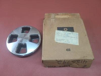 Tapa central de rueda única OEM 4126 792 63259 Dodge Chrysler Plymouth 1981-1985 nuevo de lote original Foto 1 de 4