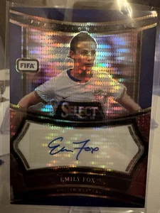 2024-25 Panini Select Fifa - Signatures Emily Fox #S-Ef Blue Pulsar Prizm (AU) - Bild 1 von 2