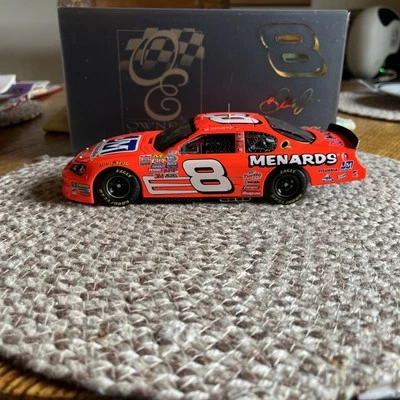 Dale Earnhardt Jr. 1/24 Owners Elite #8 Menards 2007 Monte Carlo S - Image 1 of 4