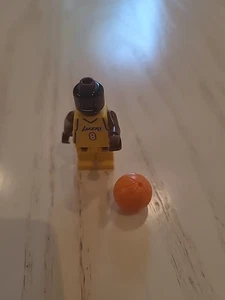 Lego Minifigure Kobe Bryant Con Pallacanestro - Foto 1 di 8