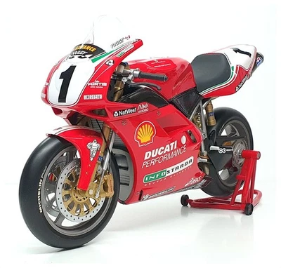 Minichamps 1/6 Scale 062 991211 - Ducati 996 Carl Fogarty WSB Champion 1999 Red - Image 1 of 4