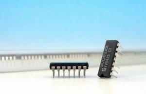 5 x LM733CN / UA733CN SIGNETICS Amplificatore video differenziale LM733H NUOVO IC - Foto 1 di 1