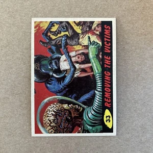 1962 Bubbles Inc Mars Attacks Removing The Victims Card #33 - Picture 1 of 2