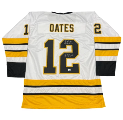 Camiseta deportiva personalizada firmada por Adam Oates de los Bruins con certificado de autenticidad Beckett Witness de la corte 12 Foto 1 de 3