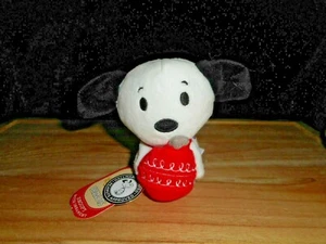 HALLMARK ITTY BITTYS PEANUTS SNOOPY WITH ORNAMENT DOLL NEW - Picture 1 of 3