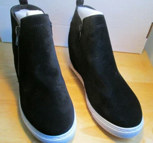 LADIES OUTWOODS Low Heal Boot Black Size US 10  Side Zippers - Picture 1 of 7