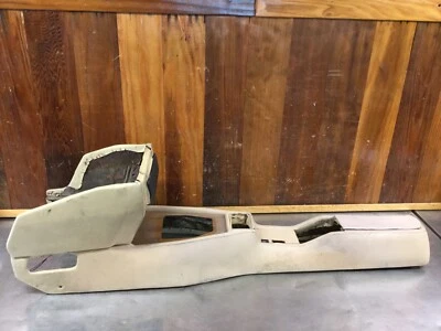 菲亚特 124 Spider 1968 - 82 • 原装米色中心和收音机控制台。 二手。 KF342 银色 — 第 1/4 张图片