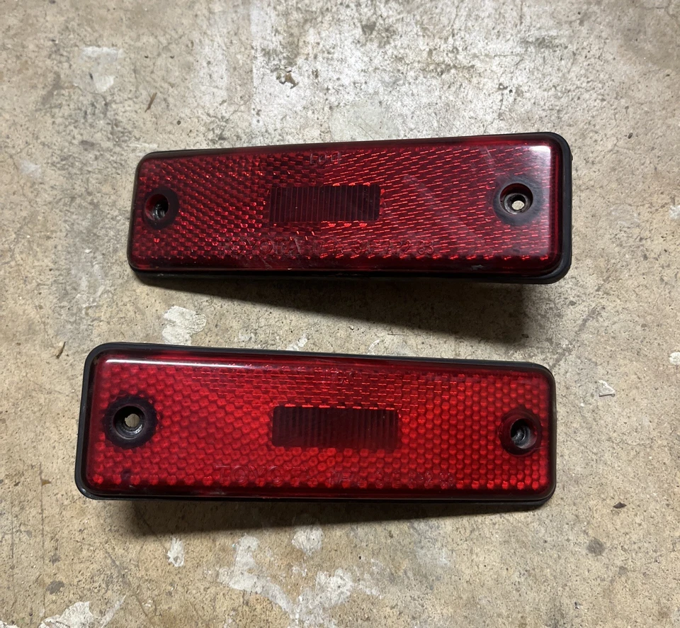 85-89 TOYOTA MR2 AW11 MARCADOR LATERAL TRASERO REFLECTOR ROJO OEM Juego de 2 Foto 1 de 4
