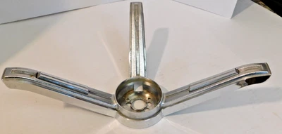 Chevrolet Impala SS 1967 original Camaro SS BOCINA BOTÓN BARRA CENTRAL Foto 1 de 4