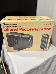 Vtg. NIB Safe House Invisible Pulsed Beam Infrared Photorelay /Alarm Radio Shake - Picture 1 of 22