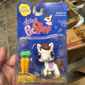 2007 Littlest Pet Shop White Horse Chocolate Mane #578 Cuddliest MIB NRFB - Picture 1 of 3