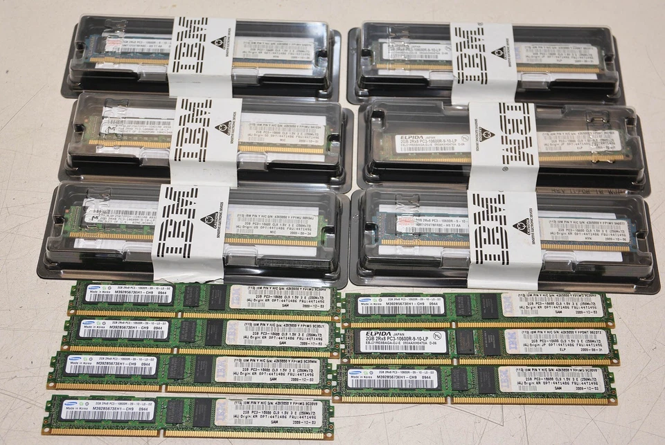 (13) IBM Samsung FRU: 44T1496 2GB Low Profile Server DIMM Memory Module  - Image 1 of 1