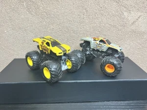 Monster Jam Hot Wheels Monster Truck 1:64 Scale Max D X 2 - Yellow & Silver - Picture 1 of 6