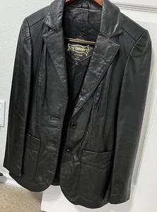 Vintage schwarze Lederjacke kleiner Zweiknopfverschluss top gebraucht - Bild 1 von 7