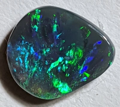 Brilliant! 2.25ct Black Opal GREEN & BLUE Freeform Lightning Ridge Australia - Image 1 of 4