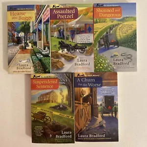 Set Of 5 An Amish Mystery Book Series Paperback By Laura Bradford - Imagen 1 de 16