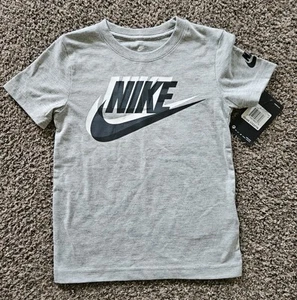 'The Nike Tee' Boys Gray Graphic Print Shirt Size SMALL CHILD 4-5 YEARS NWT - Picture 1 of 5