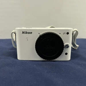 Nikon 1 J1 | 10MP Mirrorless Camera w/10-30mm f/3.8-5.6 VR Lens Kit **Read** - Picture 1 of 11