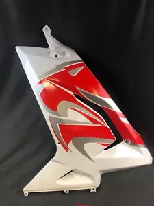 APRILIA RS125 2006-8 PANEL LATERAL IZQUIERDO BLANCO 4 INDICADOR LED SOLO AP8184610 - Imagen 1 de 3