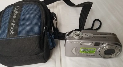 Sony Digital Camera Cybershot DSC-P10 5.0MP Silver  2 Batteries & 3 Memory Stick - Image 1 of 4