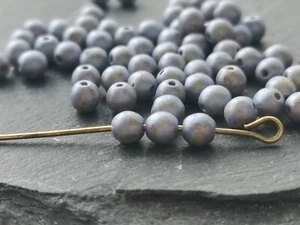 100 Czech glass round beads 4 mm - picasso grey with hints of lilac - Picture 1 of 6