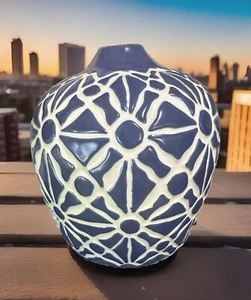 Blue & White Pottery Stoneware Vase Beautiful Pot Decor Modern Farmhouse Elegant - Picture 1 of 7